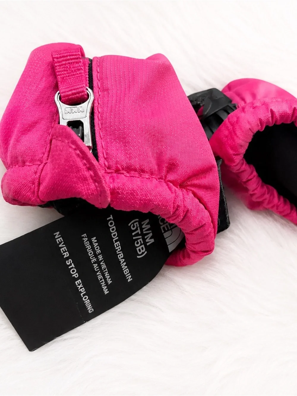 The North Face mittens description